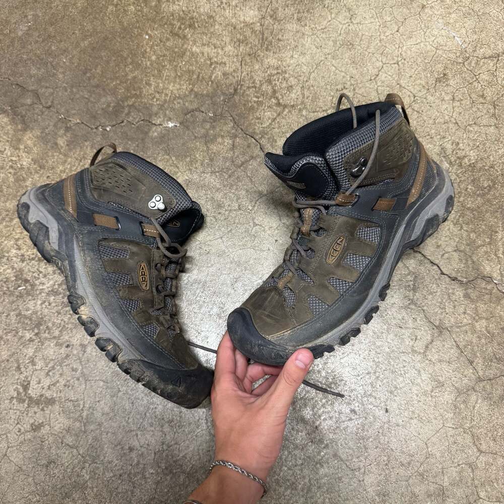 KEEN Targhee III Mid Waterproof Hiking Boots